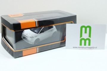 Ixo143abarth500e 2024wit6miniatuurmagazijnschaalmodellenspeelgoedmerhandise