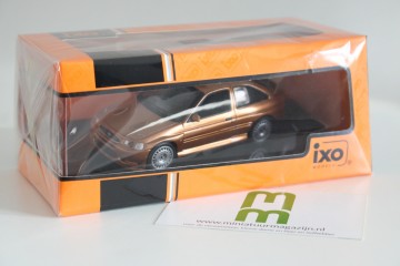 Ixo143fordescort rscosworthcustom1992bruin6miniatuurmagazijnschaalmodellenspeelgoedmerchandise
