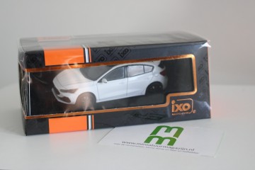 Ixo143fordfocus2022stwit6miniatuurmagazijnschaalmodellenspeelgoedmerchandise