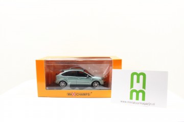 Maxichamps143fordfocus2004mk2blauw2miniatuurmagazijnschaalmodellenspeelgoedmerchandise