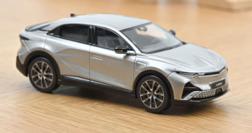 Norev143alpinea390gt2026grijs1miniatuurmagazijnschaalmodellenspeelgoedmerchandise