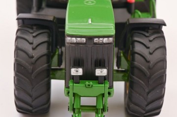 Schucominimax132johndeere84004miniatuurmagazijnminiaturenspeelgoedmerchandise