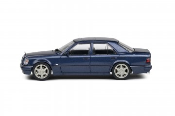 Solido143mercedesbenze60w124amg 1994blauw3miniatuurmagazijnschaalmodellenspeelgoedmerchandise