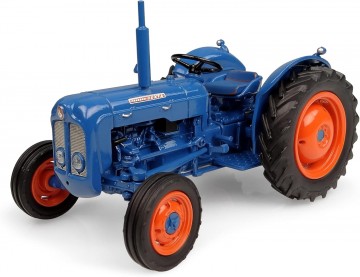 Uh132fordson dexta19601 miniatuur magazijn schaalmodellen speelgoed merchandise